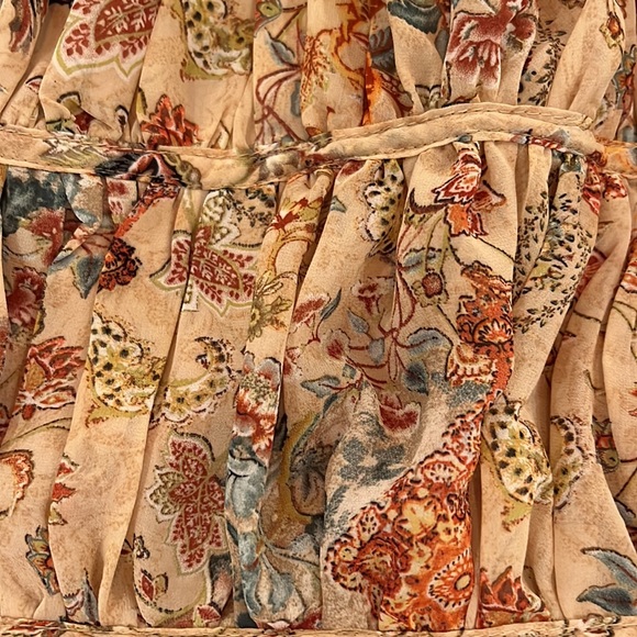 Festival Top & Skirt Set - Picture 2 of 8